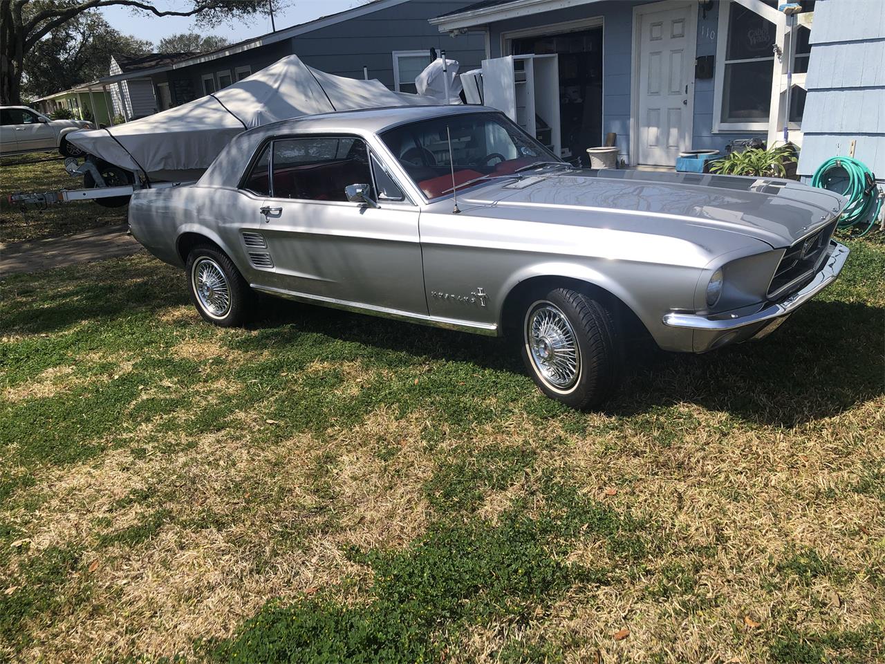 Ford-Mustang-1967-Silver-Frost-Red-20