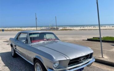 Ford-Mustang-1967-Silver-Frost-Red-21