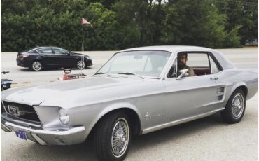 Ford-Mustang-1967-Silver-Frost-Red-22