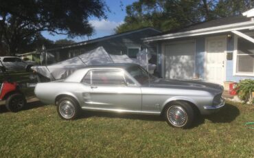 Ford-Mustang-1967-Silver-Frost-Red-3