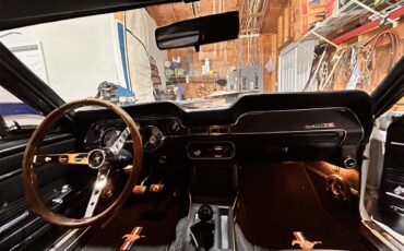Ford-Mustang-1967-White-Black-11