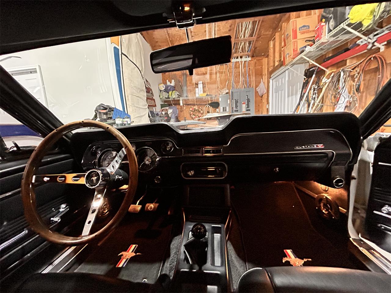 Ford-Mustang-1967-White-Black-11