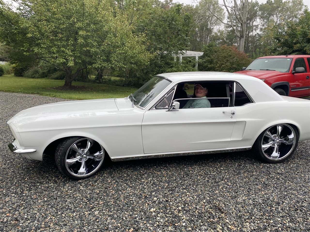 Ford-Mustang-1967-White-Black-21