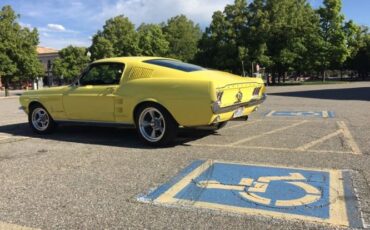 Ford-Mustang-1967-Yellow-Black-3