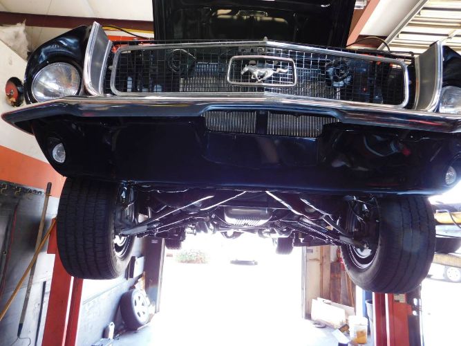 Ford-Mustang-1968-Black-3