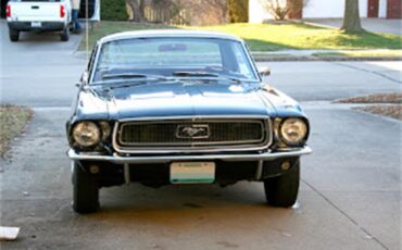 Ford-Mustang-1968-Black-Red