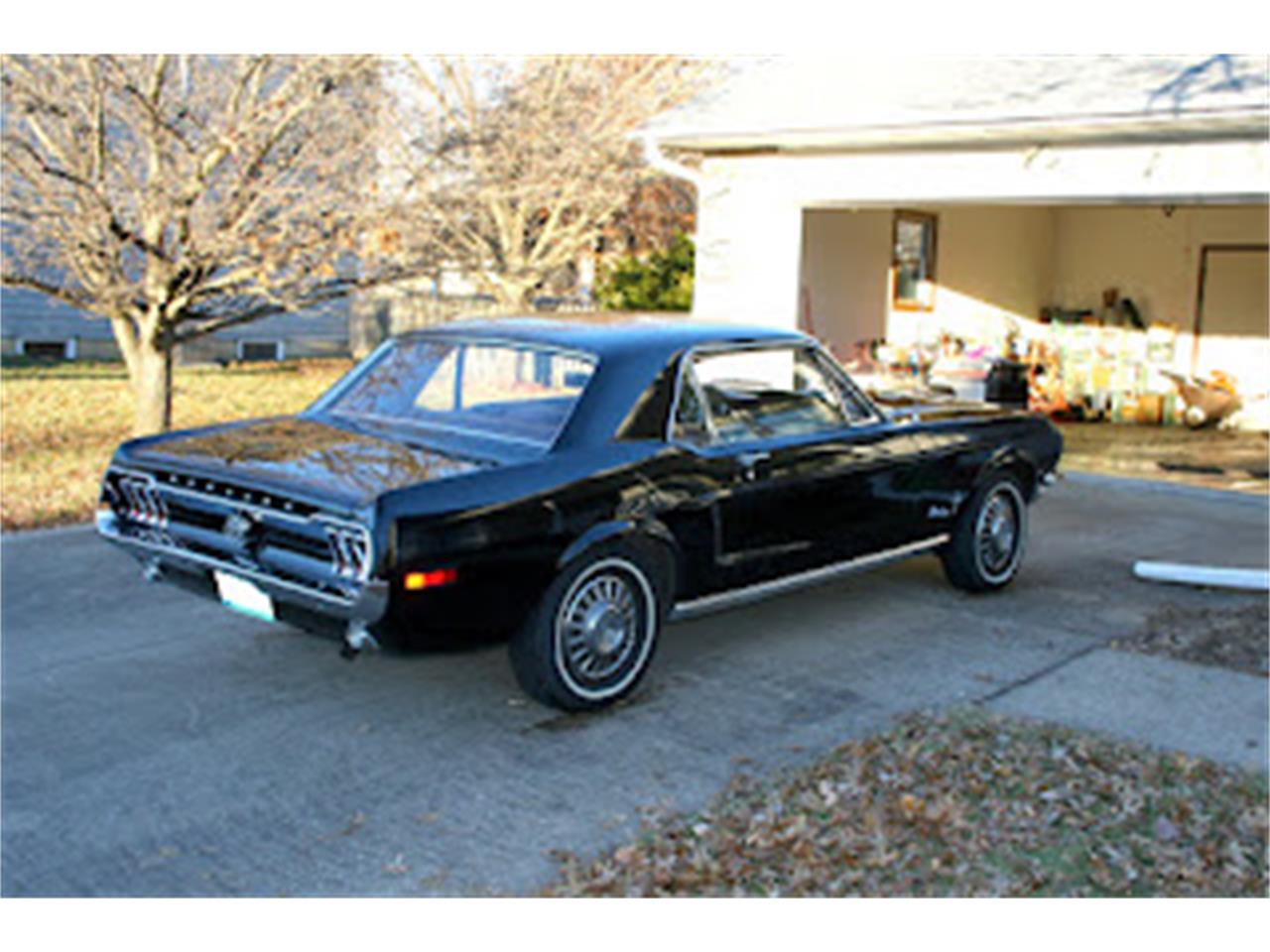 Ford-Mustang-1968-Black-Red-4