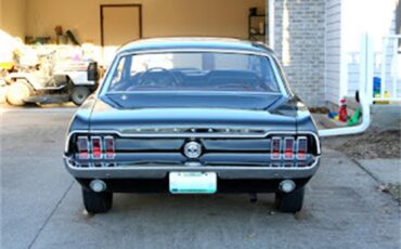 Ford-Mustang-1968-Black-Red-5