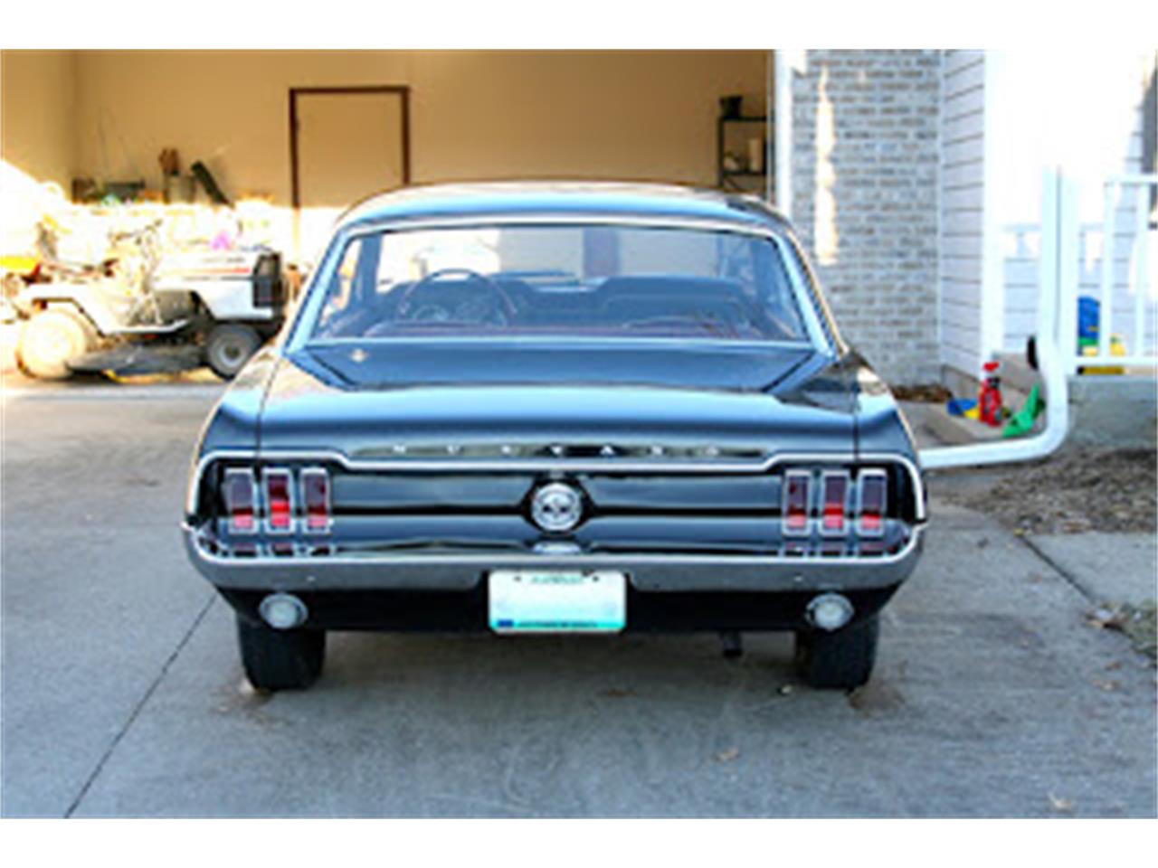 Ford-Mustang-1968-Black-Red-5