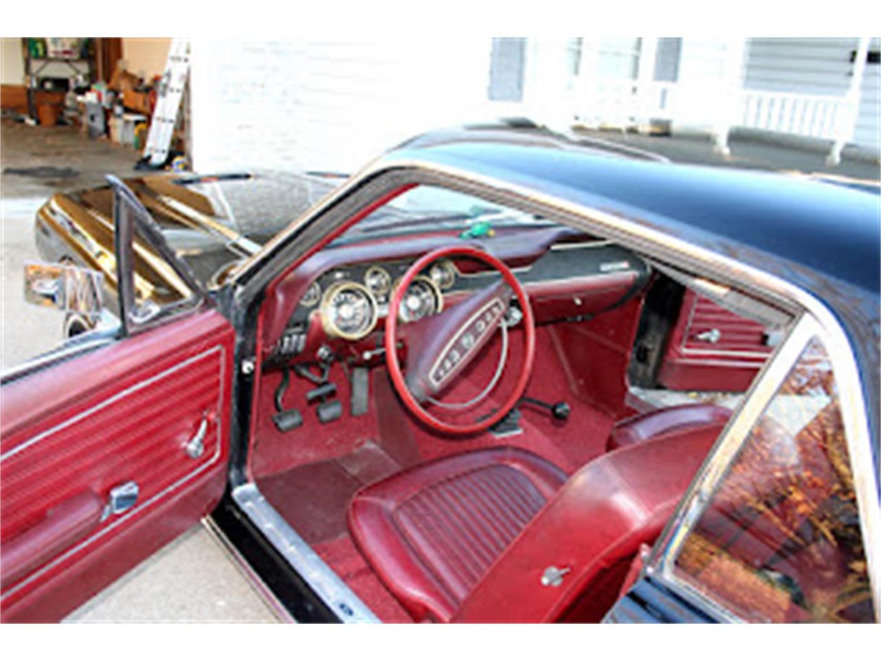 Ford-Mustang-1968-Black-Red-7