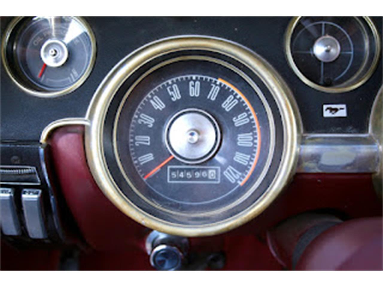 Ford-Mustang-1968-Black-Red-8