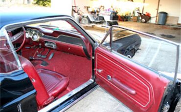 Ford-Mustang-1968-Black-Red-9