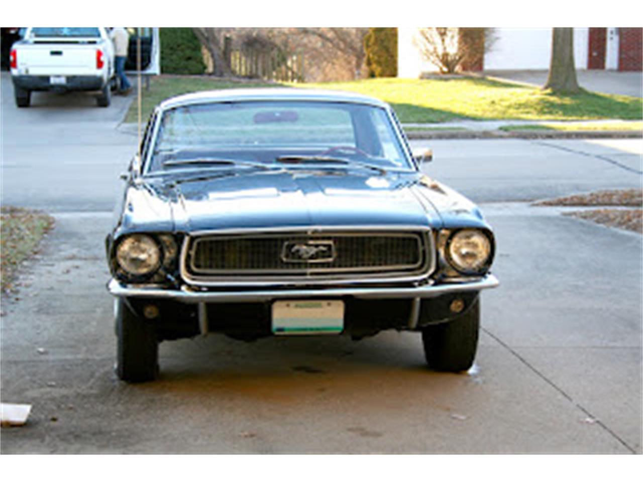 Ford-Mustang-1968-Black-Red