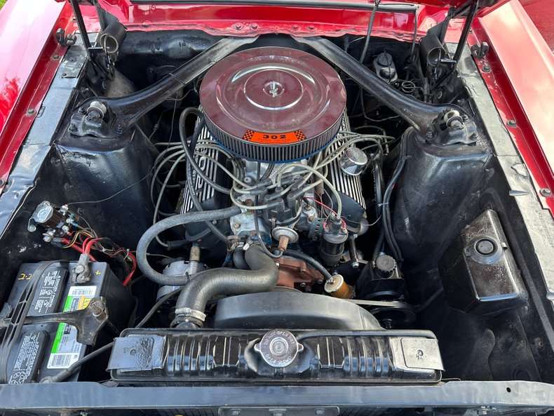 Ford-Mustang-1968-Candyapple-Red-Black-1