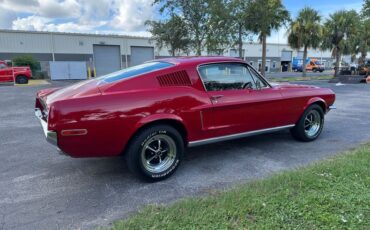 Ford-Mustang-1968-Candyapple-Red-Black-4