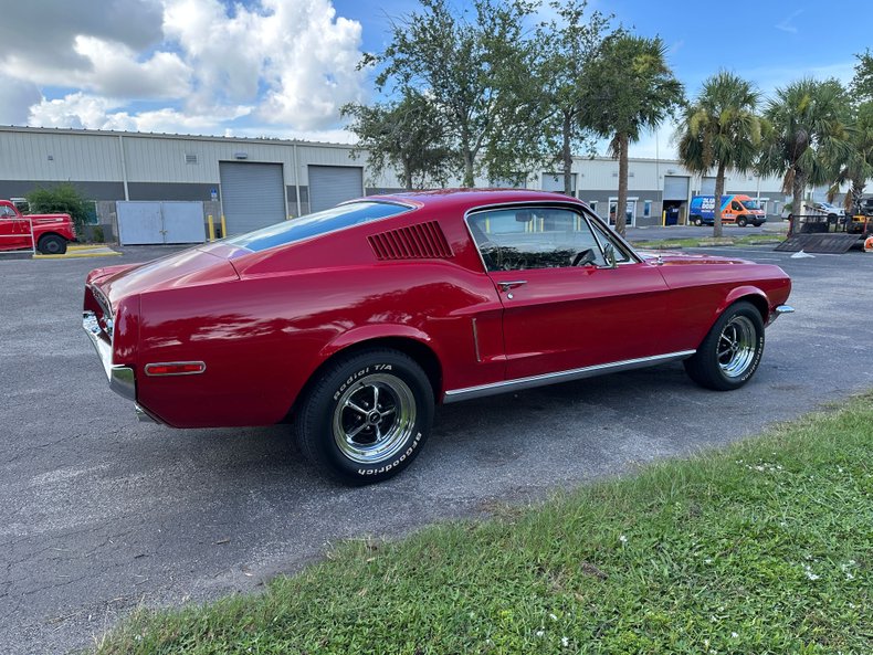 Ford-Mustang-1968-Candyapple-Red-Black-4