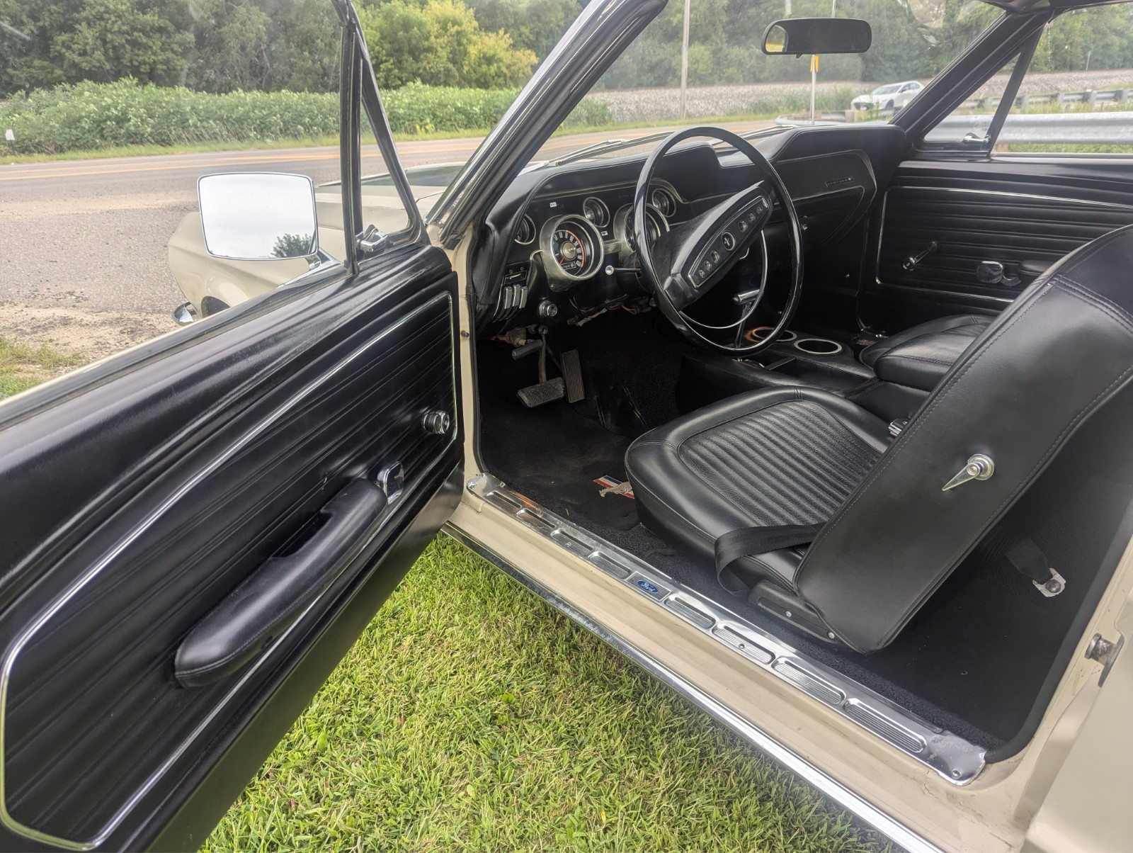 Ford-Mustang-1968-Convertible-24