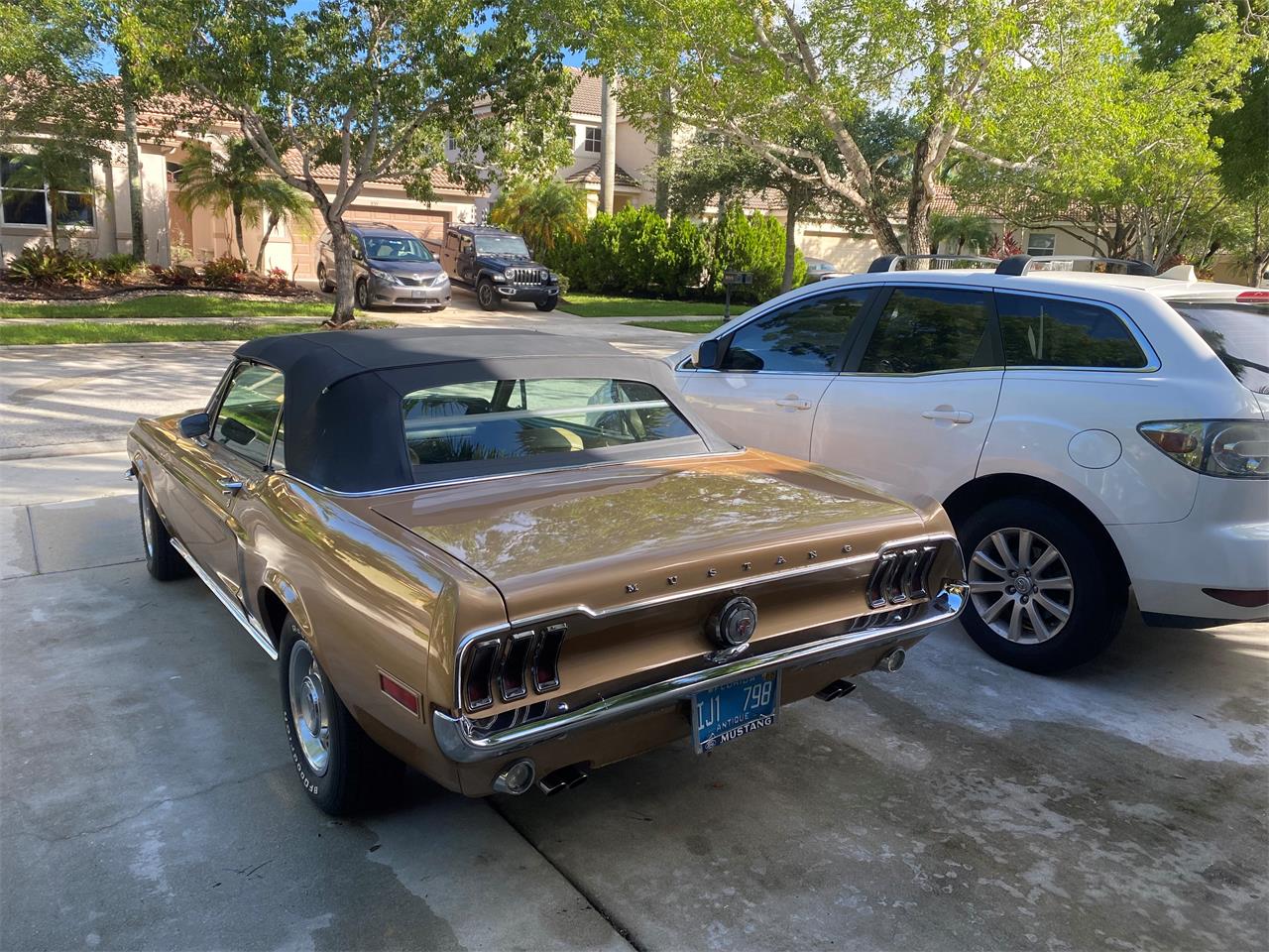 Ford-Mustang-1968-GOLD-GOLD-1