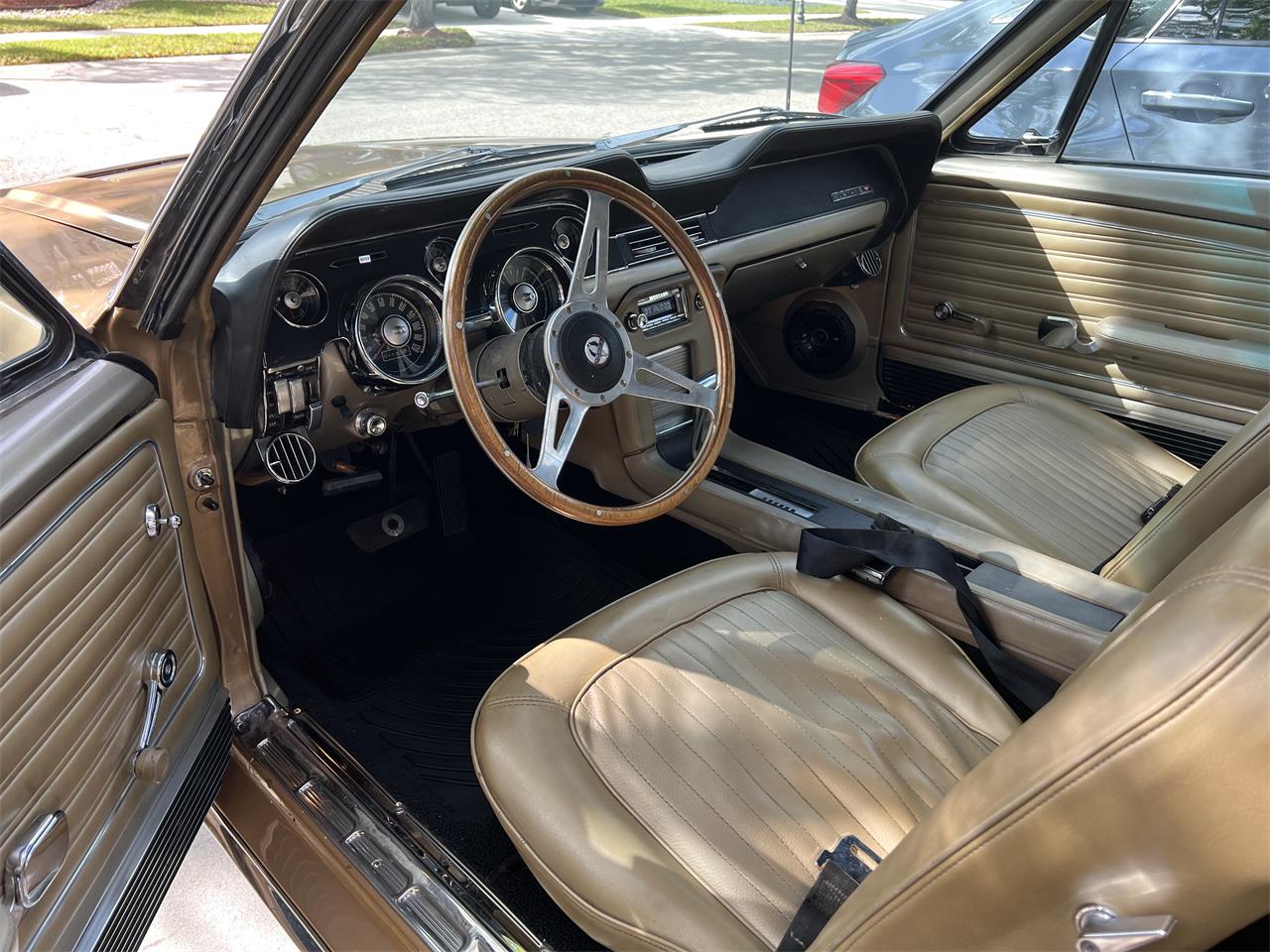Ford-Mustang-1968-GOLD-GOLD-19