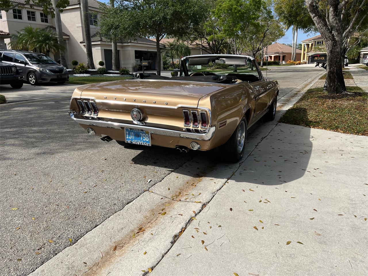 Ford-Mustang-1968-GOLD-GOLD-26