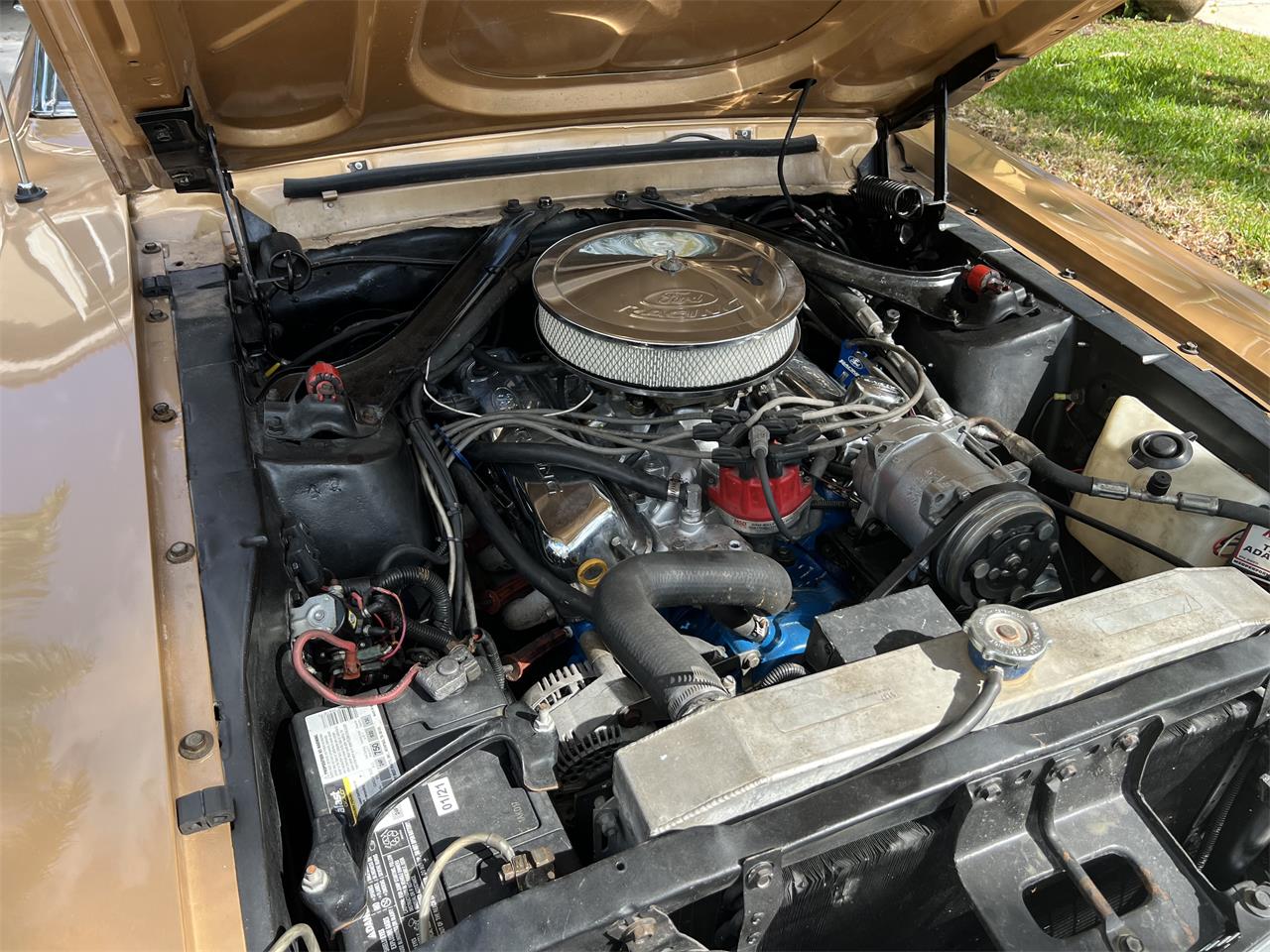 Ford-Mustang-1968-GOLD-GOLD-3