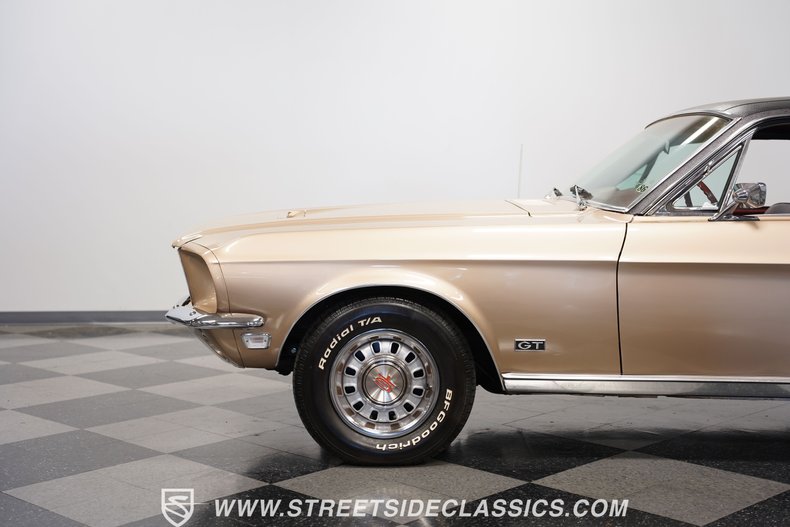 Ford-Mustang-1968-Gold-Dark-Red-14