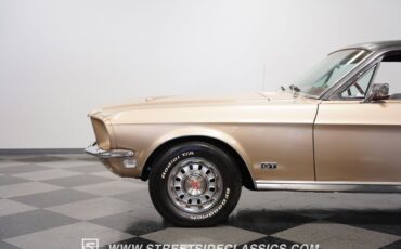Ford-Mustang-1968-Gold-Dark-Red-19