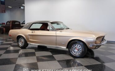 Ford-Mustang-1968-Gold-Dark-Red-2