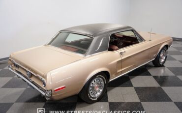 Ford-Mustang-1968-Gold-Dark-Red-24