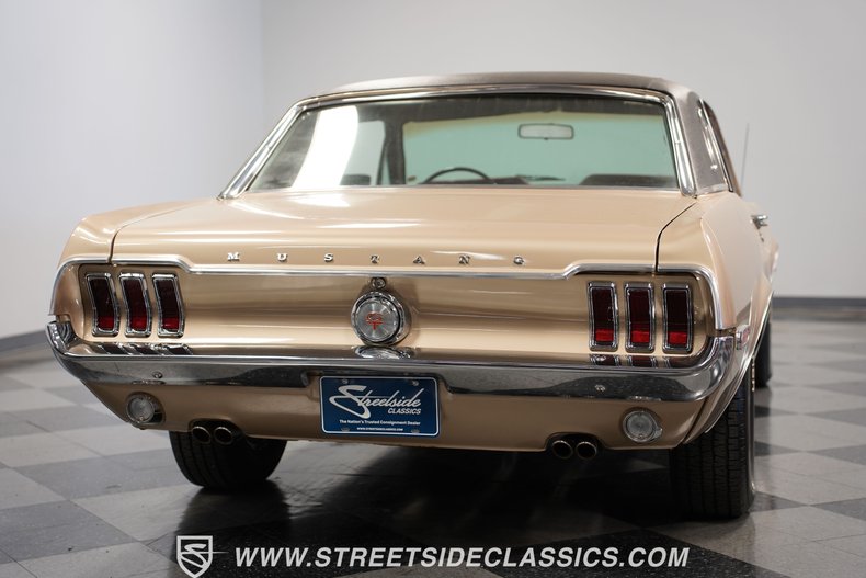 Ford-Mustang-1968-Gold-Dark-Red-25