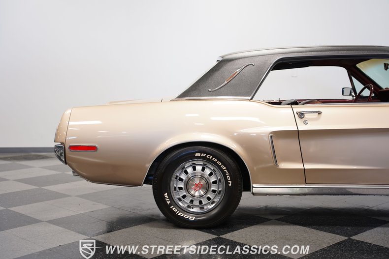 Ford-Mustang-1968-Gold-Dark-Red-27