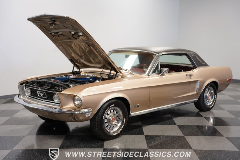 Ford-Mustang-1968-Gold-Dark-Red-28