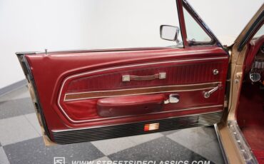 Ford-Mustang-1968-Gold-Dark-Red-34