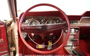 Ford-Mustang-1968-Gold-Dark-Red-36