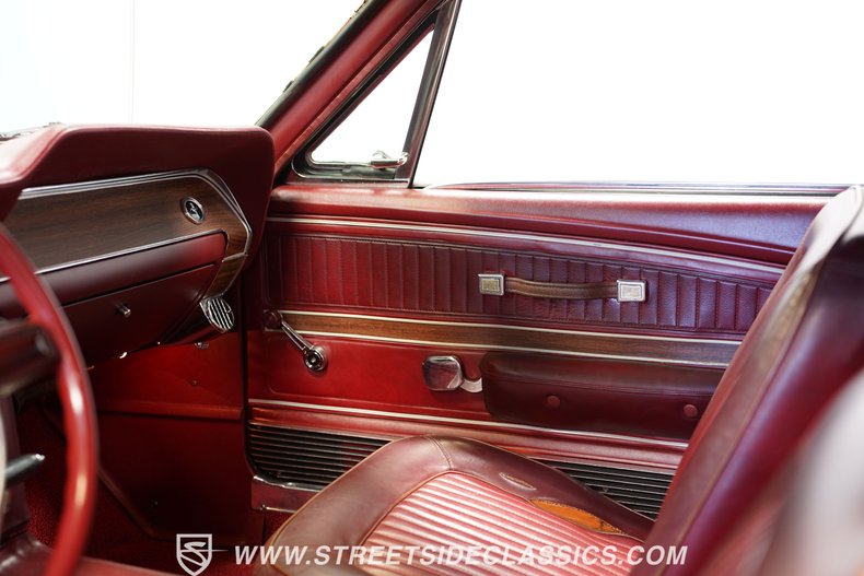 Ford-Mustang-1968-Gold-Dark-Red-41