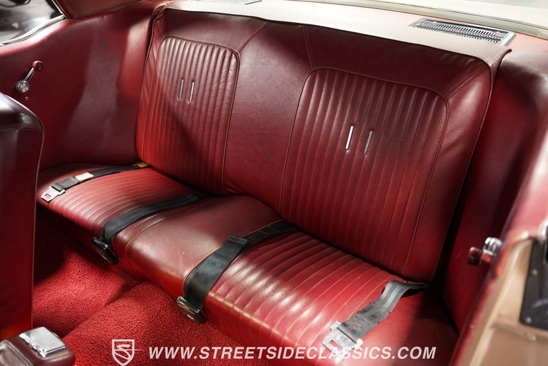 Ford-Mustang-1968-Gold-Dark-Red-49