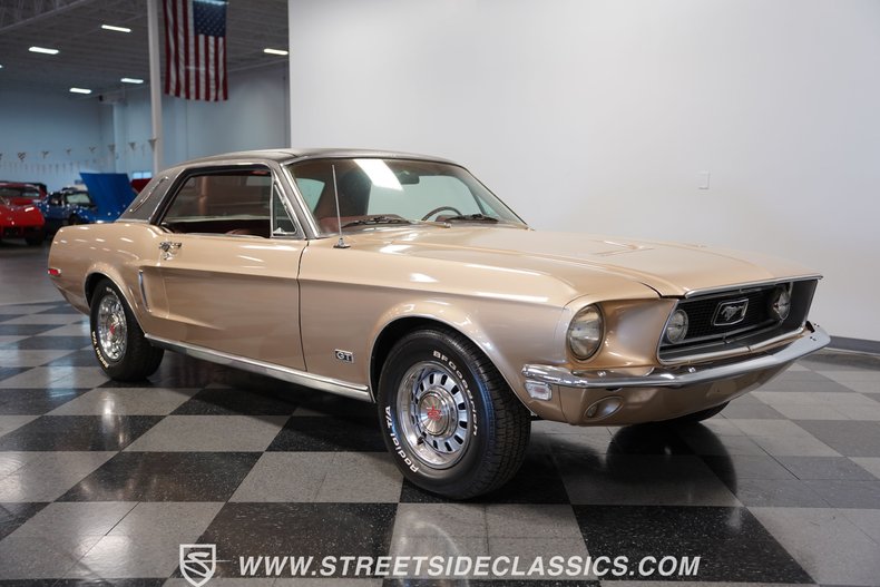 Ford-Mustang-1968-Gold-Dark-Red-6