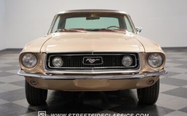 Ford-Mustang-1968-Gold-Dark-Red-7