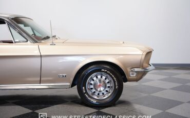 Ford-Mustang-1968-Gold-Dark-Red-8