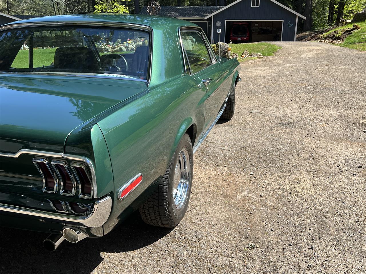 Ford-Mustang-1968-Green-Black-2