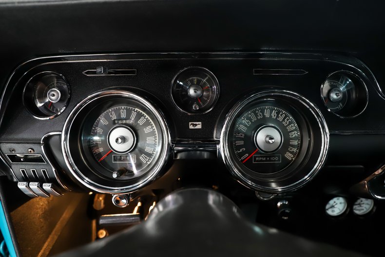 Ford-Mustang-1968-Gulf-Stream-Aqua-Black-43