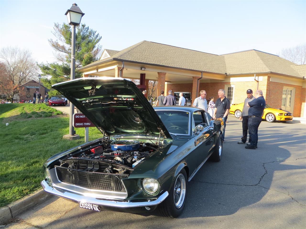 Ford-Mustang-1968-Highland-Green-Black-3