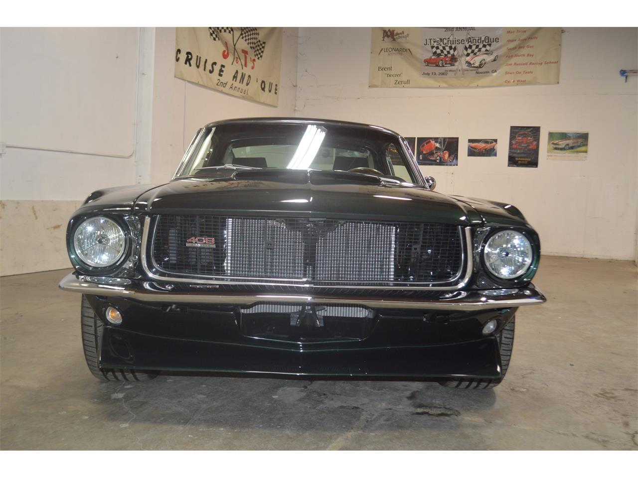 Ford-Mustang-1968-METALIC-GREEN-BLACKRED-STICHING-1