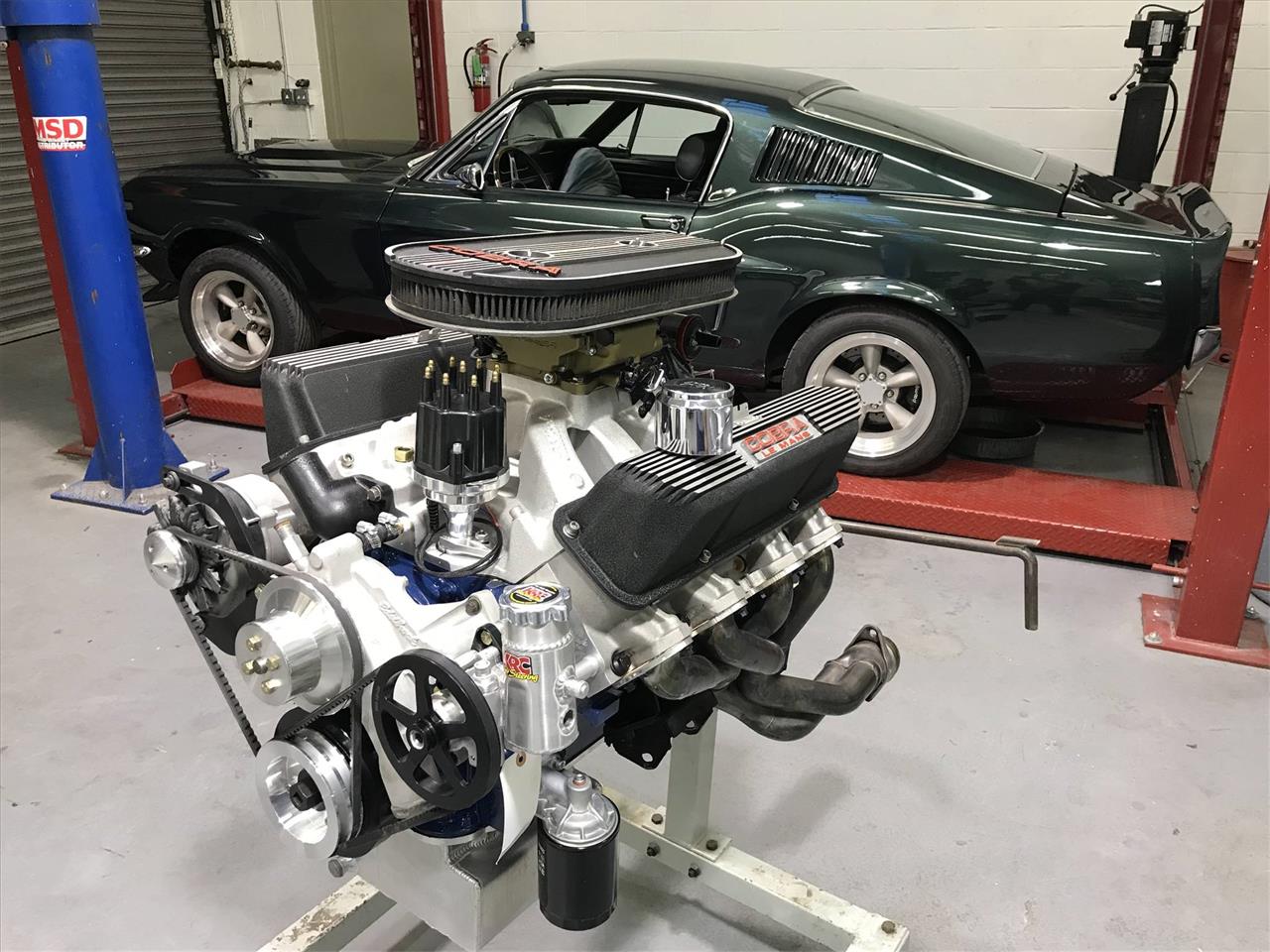 Ford-Mustang-1968-METALIC-GREEN-BLACKRED-STICHING-14
