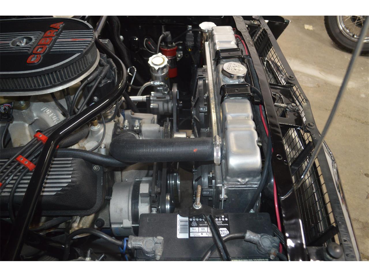 Ford-Mustang-1968-METALIC-GREEN-BLACKRED-STICHING-17
