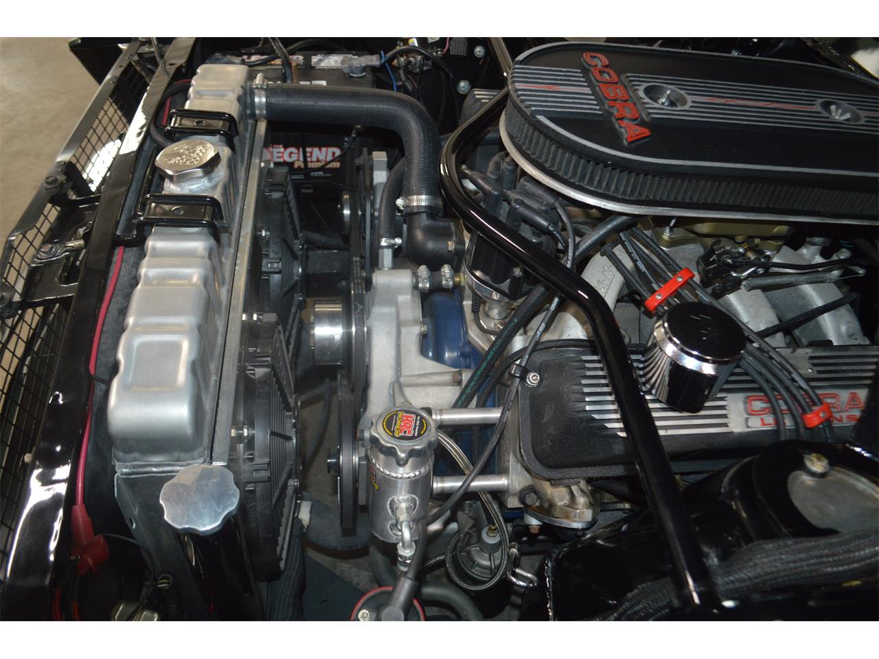 Ford-Mustang-1968-METALIC-GREEN-BLACKRED-STICHING-18