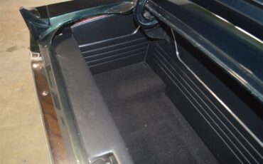 Ford-Mustang-1968-METALIC-GREEN-BLACKRED-STICHING-21