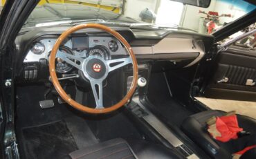 Ford-Mustang-1968-METALIC-GREEN-BLACKRED-STICHING-23