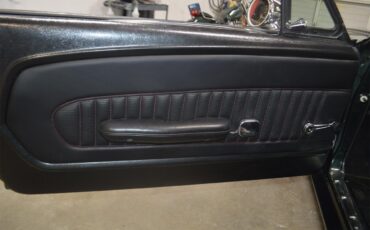 Ford-Mustang-1968-METALIC-GREEN-BLACKRED-STICHING-30