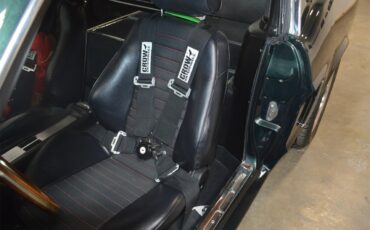 Ford-Mustang-1968-METALIC-GREEN-BLACKRED-STICHING-34